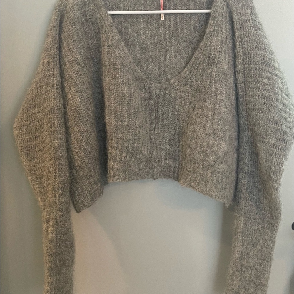 Free People Moon Gray V-Neck Cropped Alpaca Wool Blend Sweater XS - Picture 2 of 7